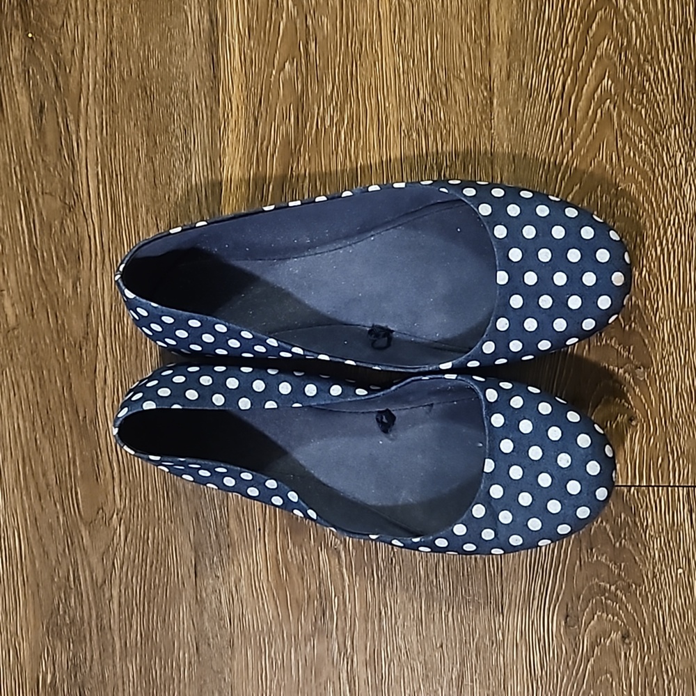 Size 9 denim/white polkadot flats